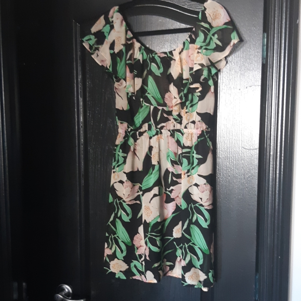 Black Floral Ruffle Sleeve Dress
